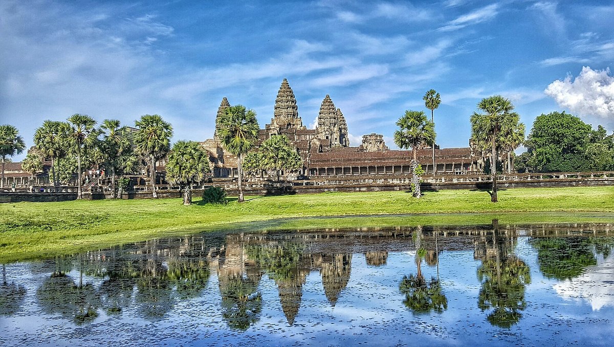 Angkor Wat pada senja hari,