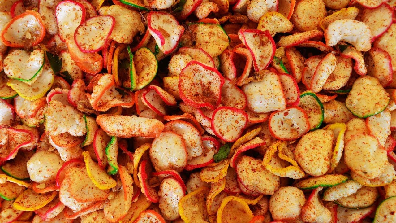 krupuk-seblak-inovasi-rasa-pedas-yang-menggugah