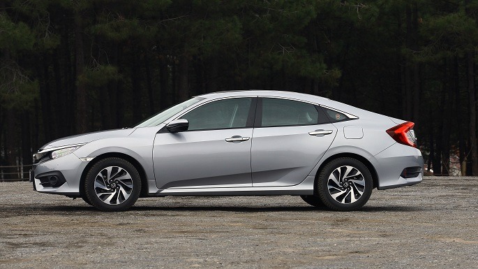 Mobil Sedan