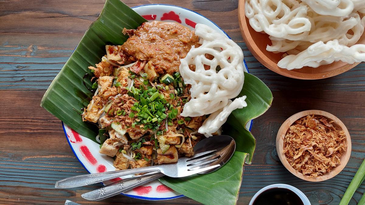 Nasi Lengko: Lezat Ala Warung Pinggir Jalan, Rasanya Bintang Lima