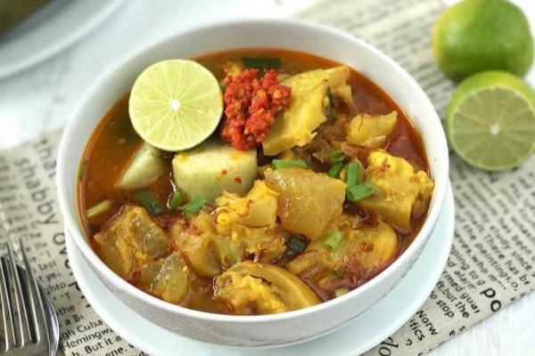 Lontong Kikil: Lezatnya Bikin Rindu Kampung Halaman