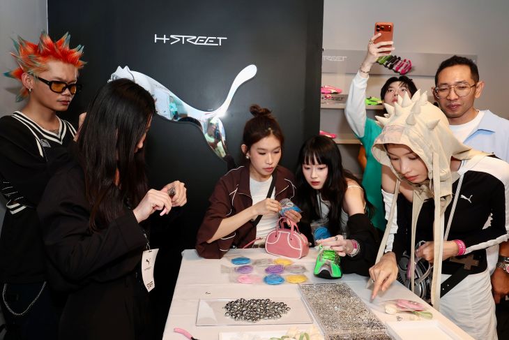 Koleksi H-Street Ikonis