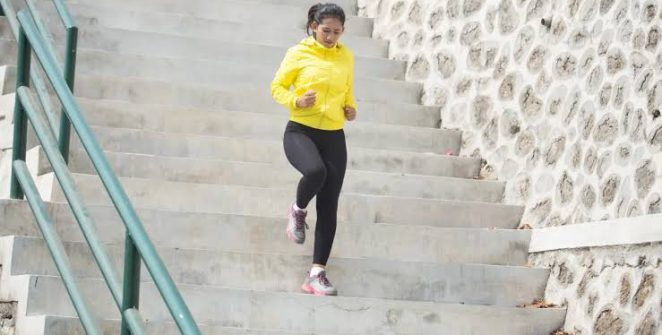 Naik Turun Tangga
